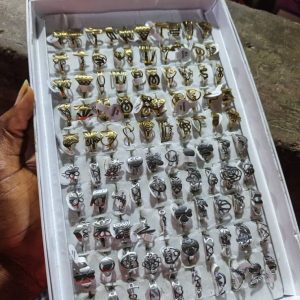 KNUCKLE RING